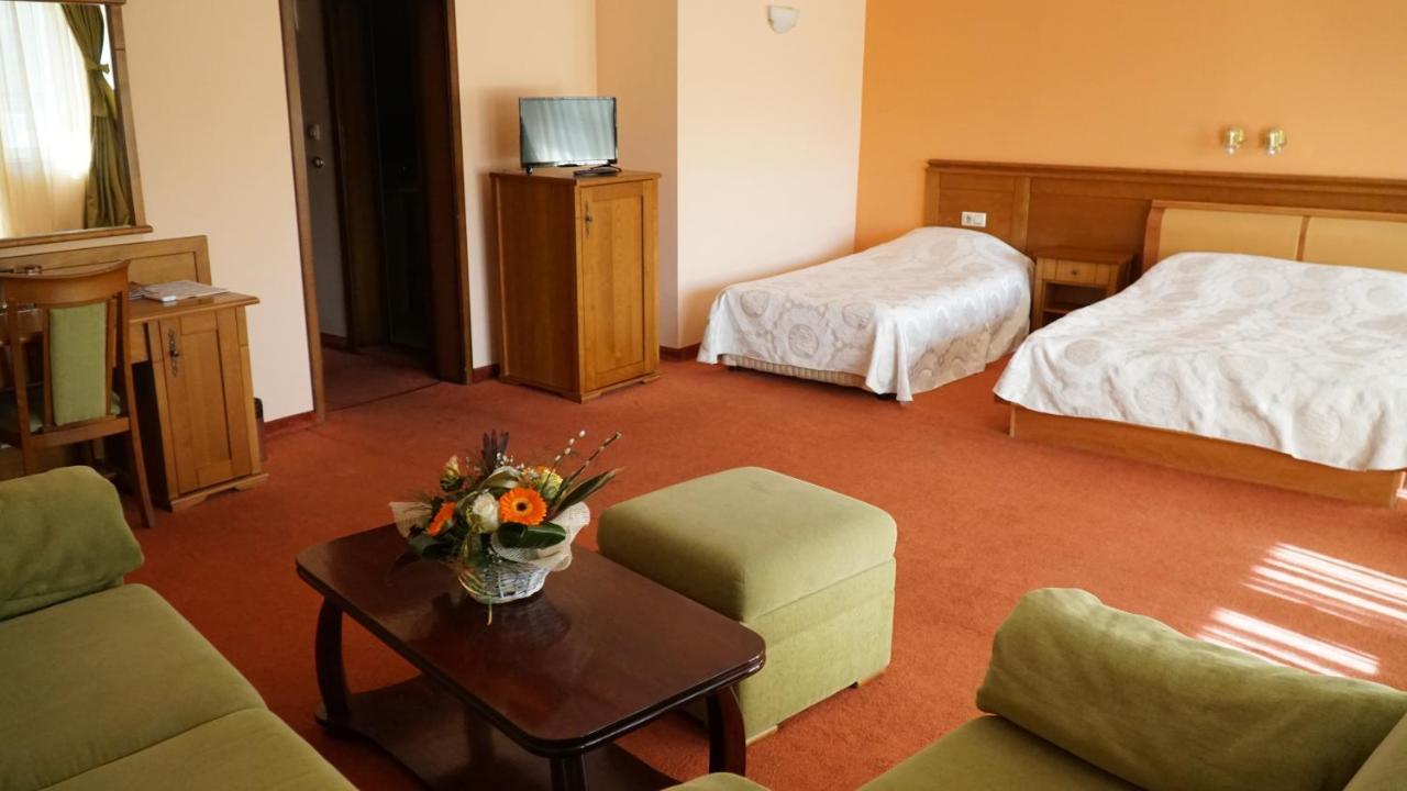 Troyan Plaza 4*